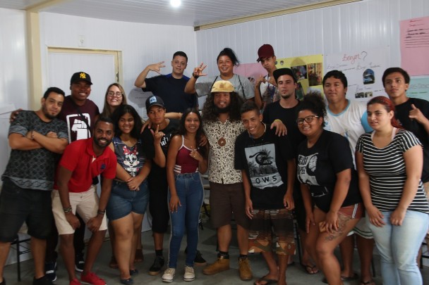 A turma da oficina de Rap da Lomba do Pinheiro mostrou os clipes produzidos no CJ