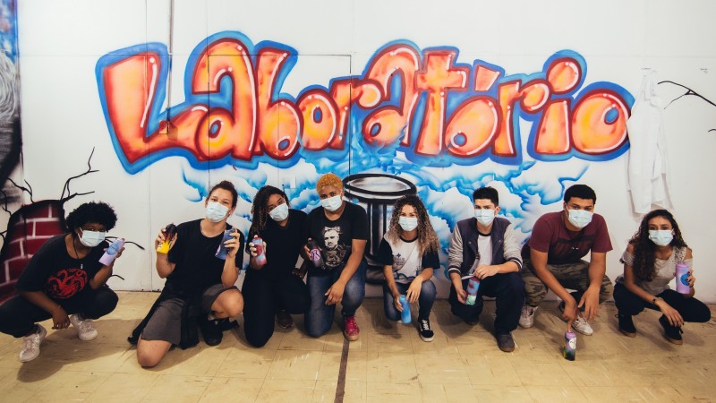 Jovens do CJ Rubem Berta fazem arte com grafite